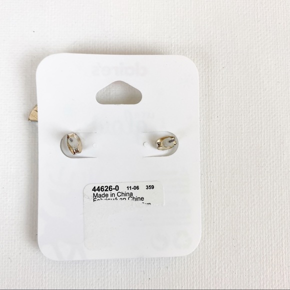 💕Claire’s Christmas Earrings Christmas Tree Studs - Picture 2 of 2